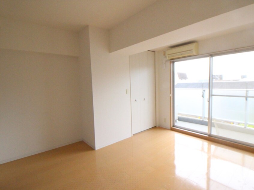 居室 ア－デン塚口