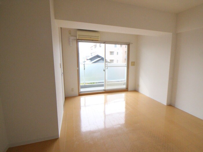 居室 ア－デン塚口