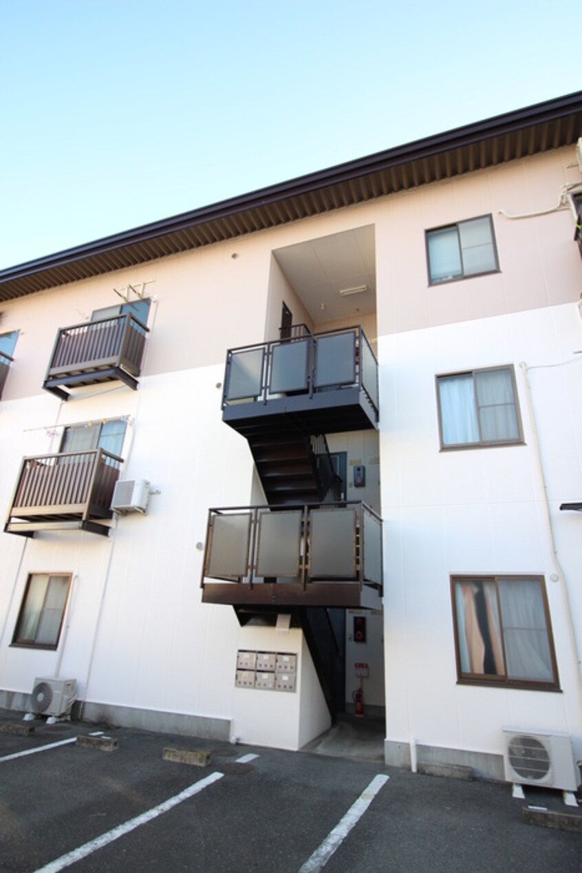 エントランス部分 ＴＷＩＮ ＨＩＬＬ松幸苑２号棟