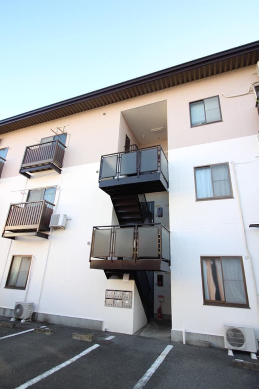 エントランス部分 ＴＷＩＮ ＨＩＬＬ松幸苑２号棟