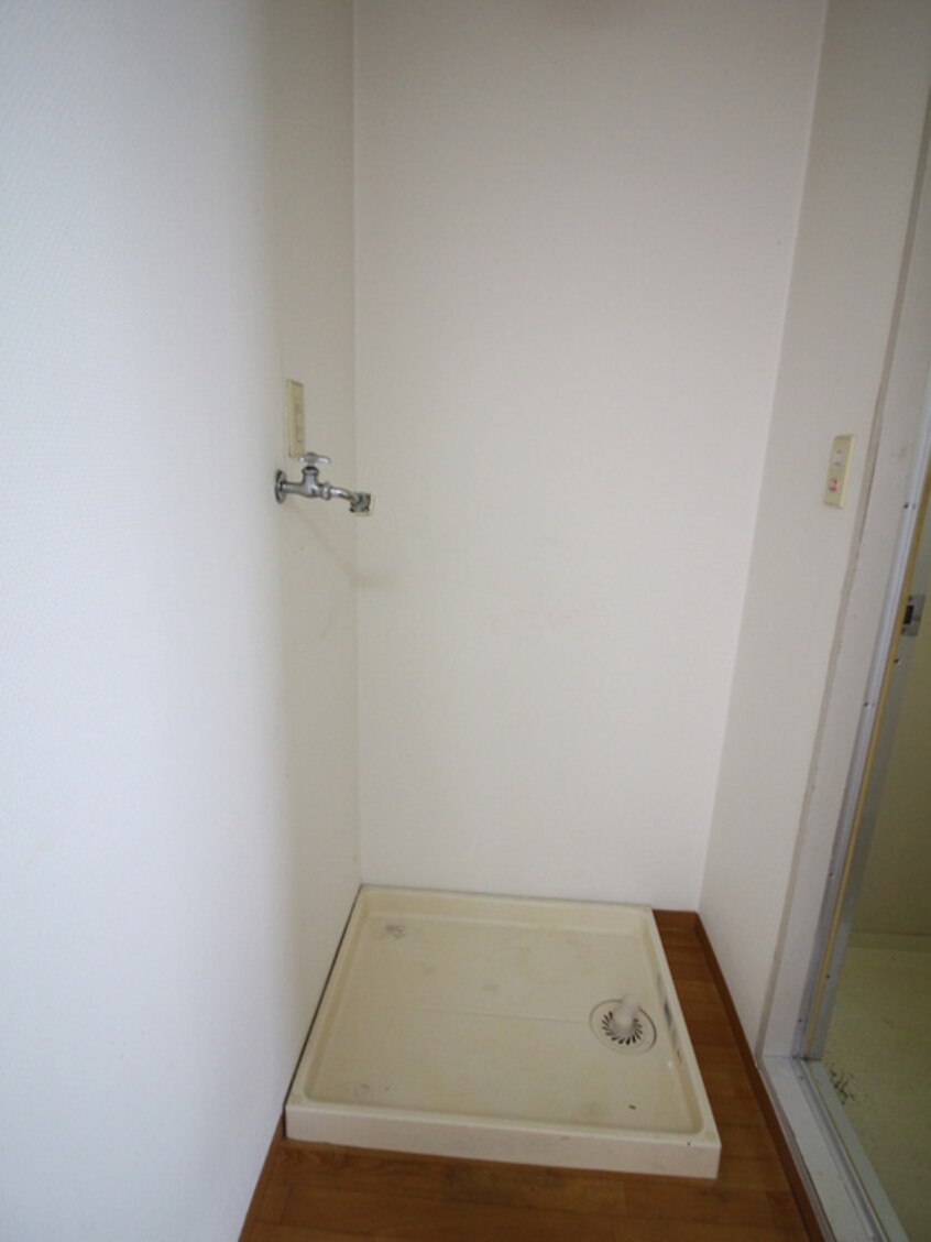 洗濯機置場 ＴＷＩＮ ＨＩＬＬ松幸苑２号棟