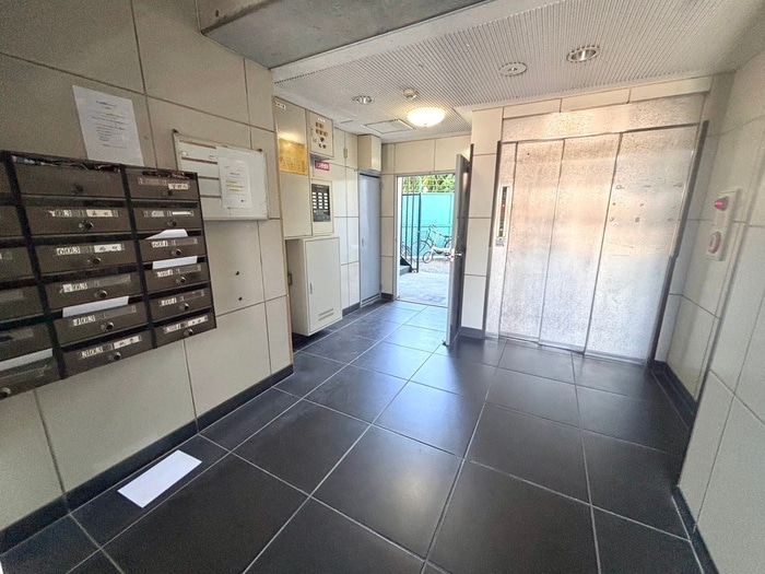 エントランス部分 リアライズ神崎川駅前