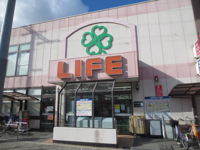 ライフ(スーパー)まで700m ｼﾞｭﾈｽ新大阪