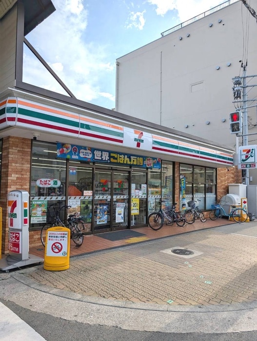 セブンイレブン(コンビニ)まで192m サンパレス大正