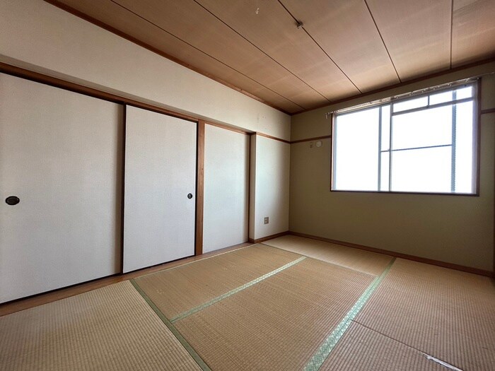 居室 ハイフラット静徳