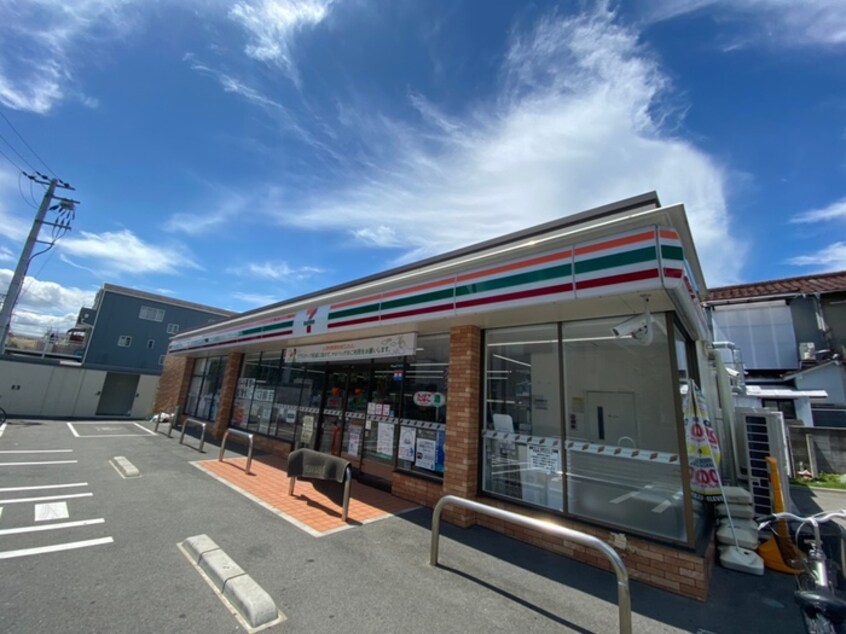 セブンイレブン堺出島３丁店(コンビニ)まで160m ゴールデンパレス