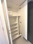 靴箱 ｴｽﾘｰﾄﾞ新大阪ﾗｳﾞｧｰｸﾞ(812)