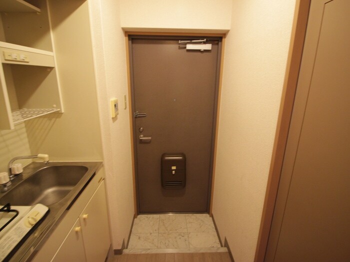 玄関 プルーリオン西桂