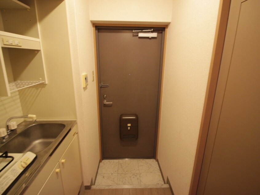 玄関 プルーリオン西桂
