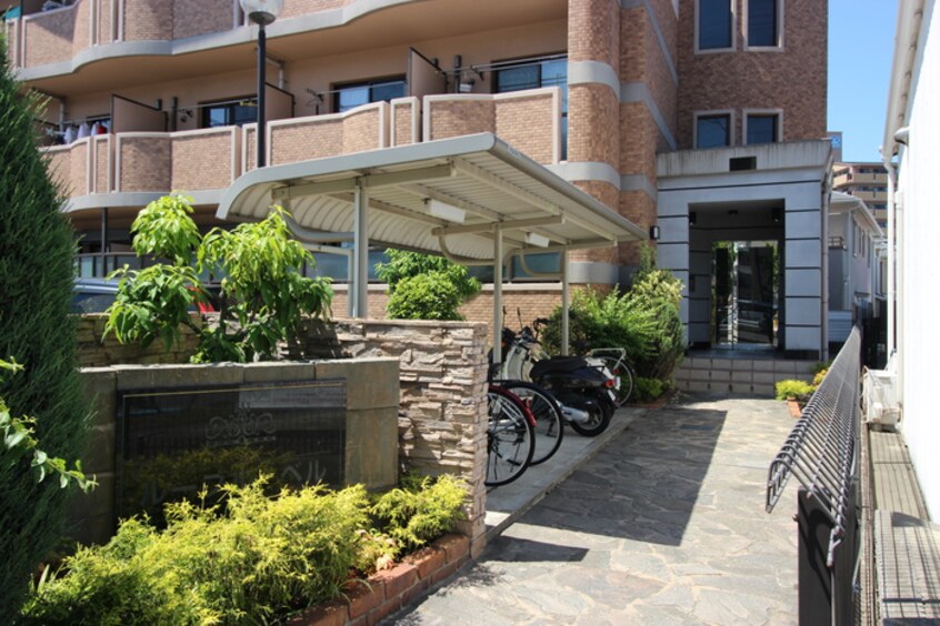 エントランス部分 ル－ブル・ベル