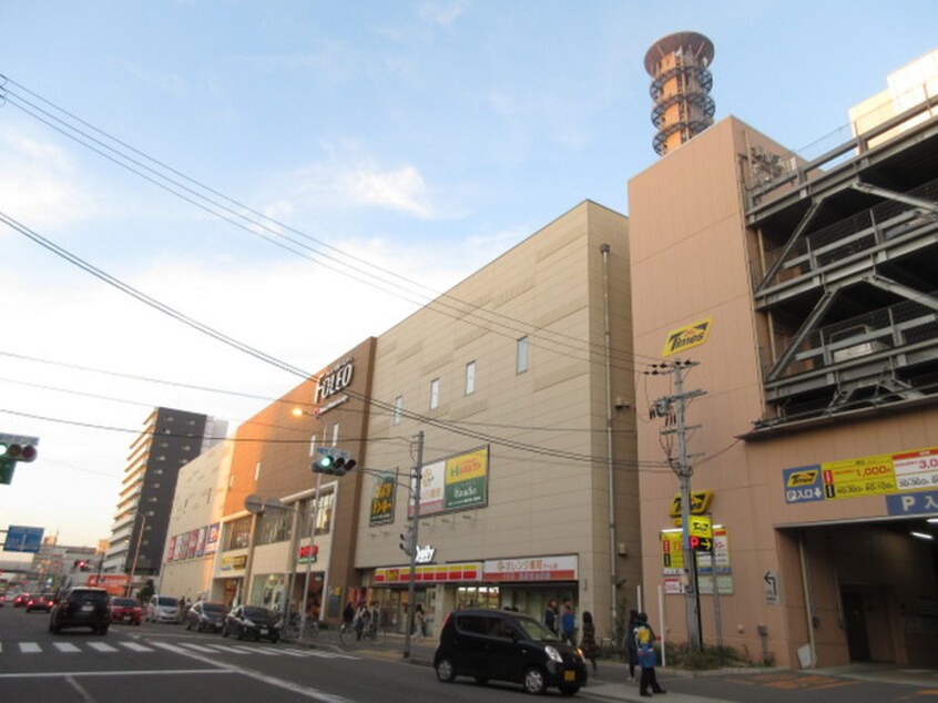 フォレオ(ショッピングセンター/アウトレットモール)まで216m ﾌﾟﾚｻﾝｽOSAKADOMECITYｽｸｴｱ(913)