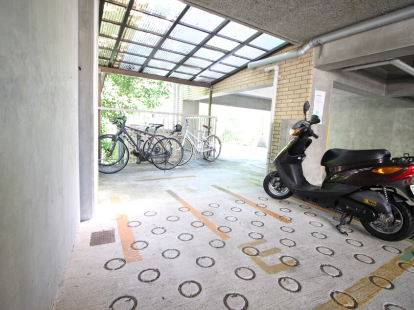 バイク置き場 エ－ル箕岡