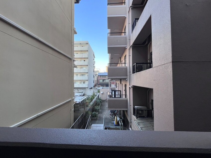 室内からの展望 ＣＡＬＭ姉小路通