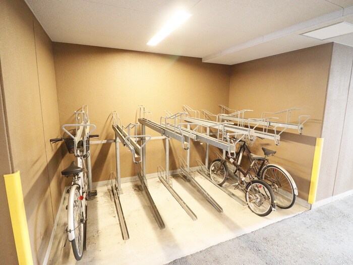 駐輪場 アルファレガロＨＹＯＧＯ