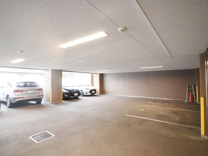 駐車場 アルファレガロＨＹＯＧＯ