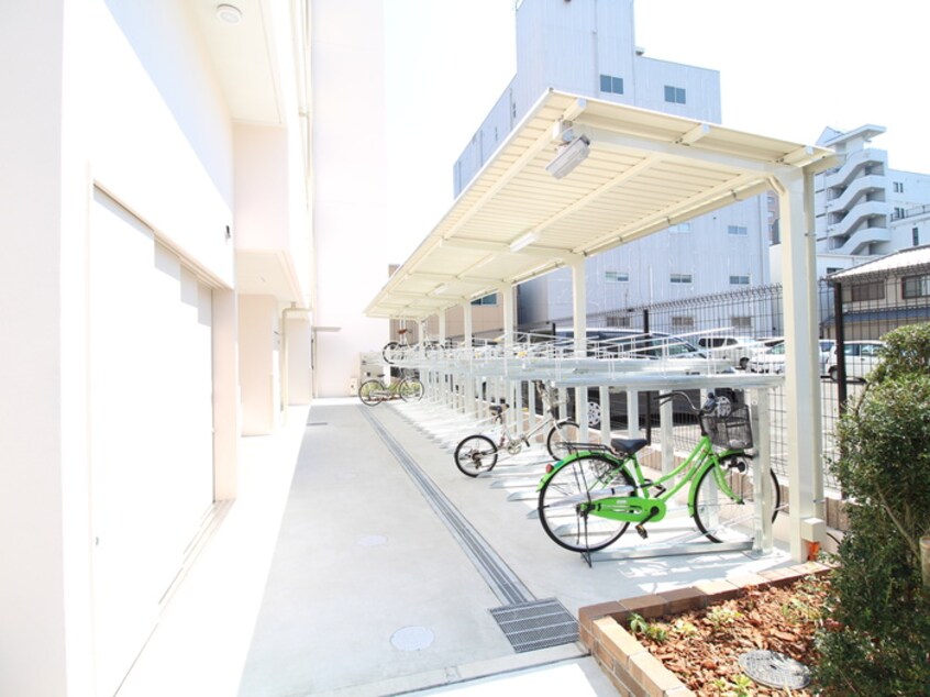 駐輪場 アリビオ江坂南金田