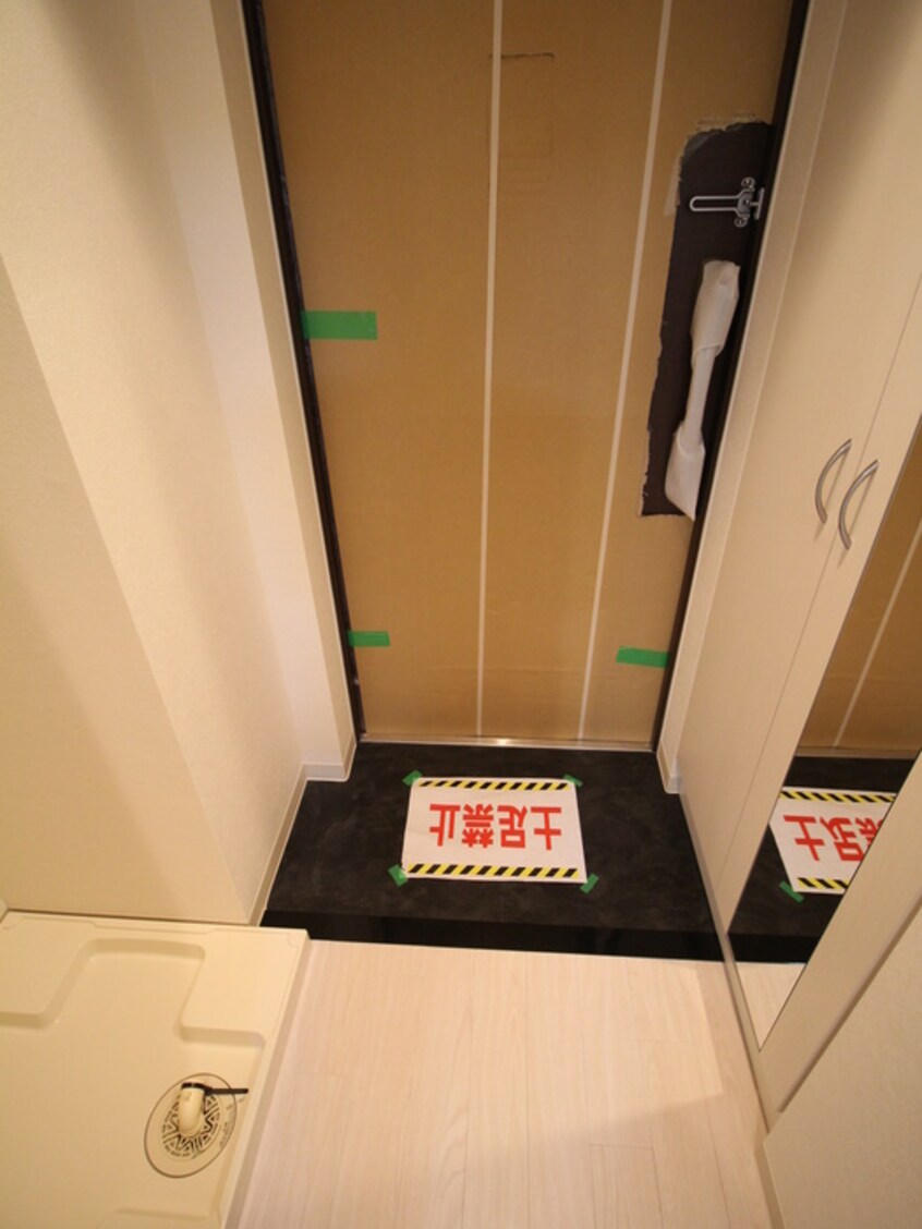 玄関 アリビオ江坂南金田