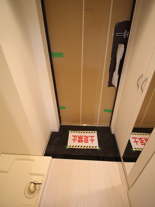 玄関 アリビオ江坂南金田