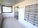 エントランス部分 リバ－サイド千里