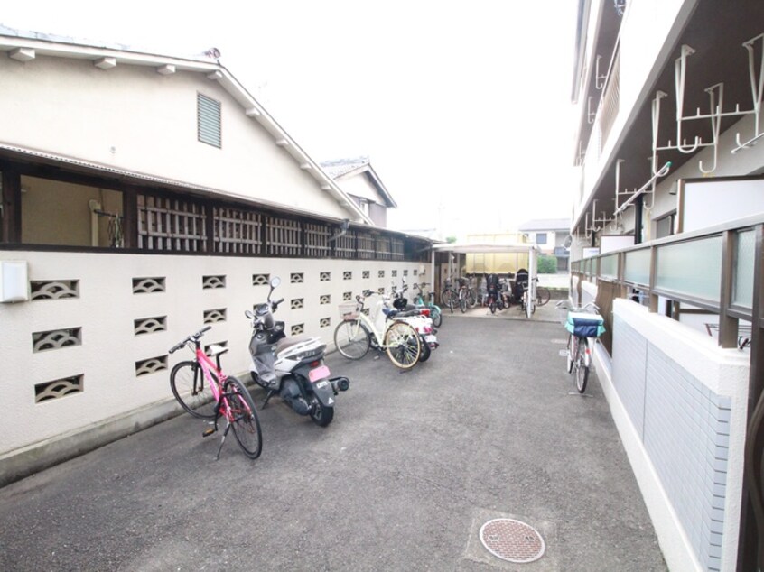駐輪場 エミール