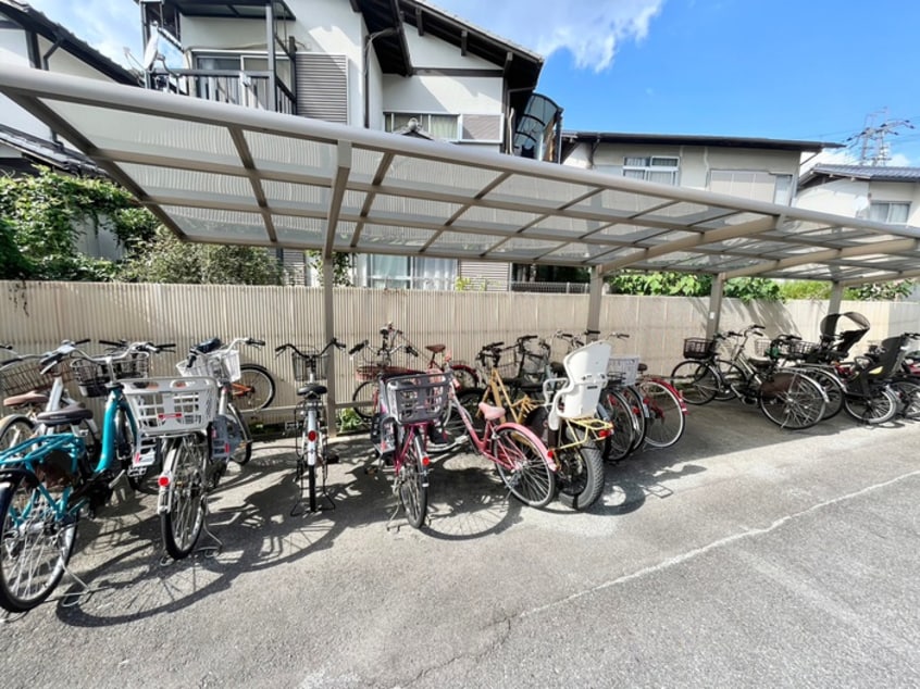 駐輪場 雅ハイツ