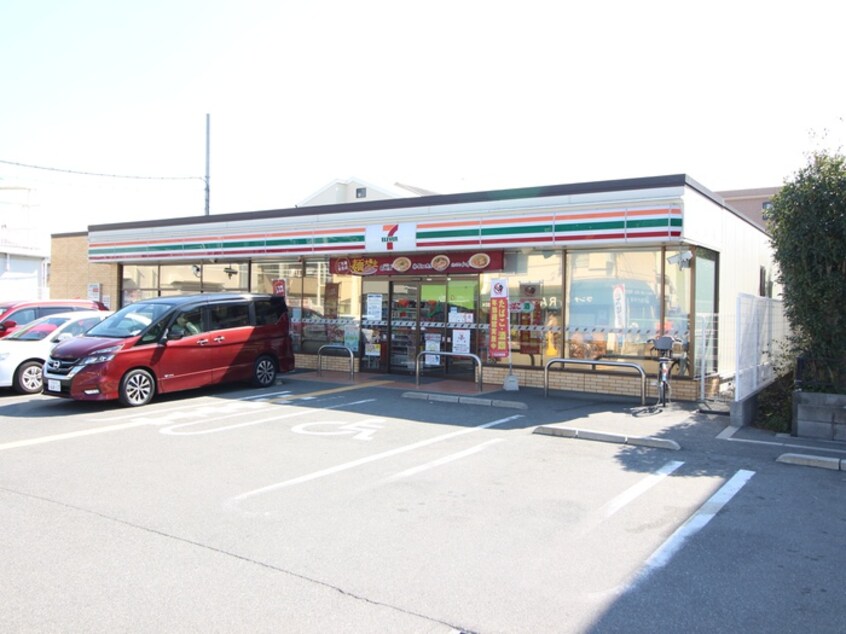 セブンイレブン(コンビニ)まで113m ベルメゾンⅡ