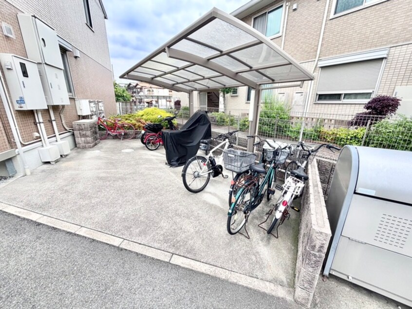 駐輪場 ｂｅｌｉｓｔｒｉ