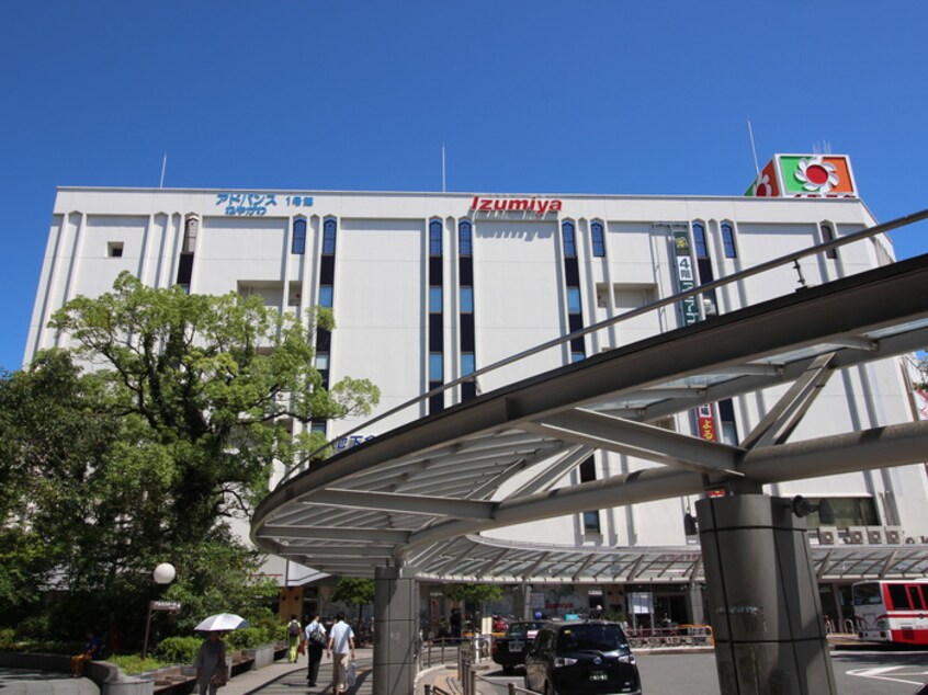 イズミヤ 寝屋川店(ショッピングセンター/アウトレットモール)まで1500m ｂｅｌｉｓｔｒｉ