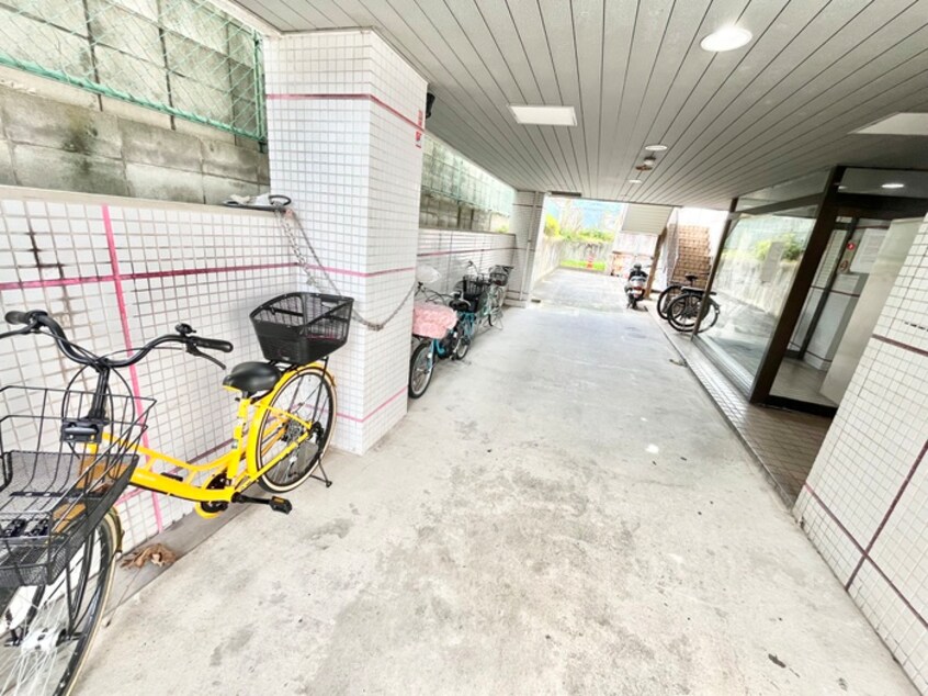 駐輪場 箕面コスモビル