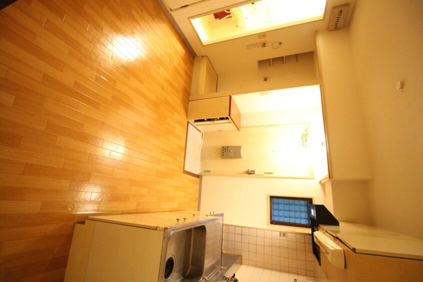 居室 メゾンルシ－ヌ１番館