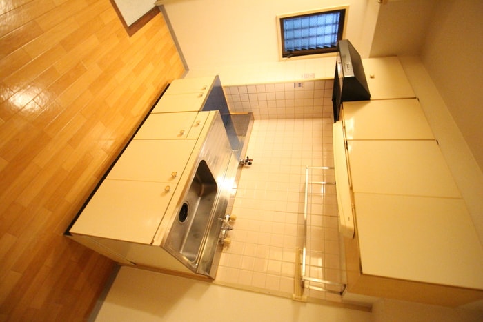 キッチン メゾンルシ－ヌ１番館