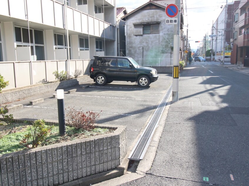 駐車場 レオパレス住吉四番館