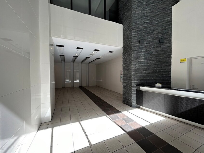 エントランス部分 ｱｰﾃﾞﾝﾀﾜｰ本町ｲｰｽﾄ