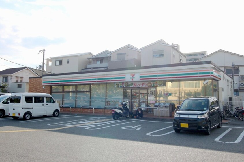 セブンイレブン豊中稲津町１丁目店(コンビニ)まで600m グランベル豊中