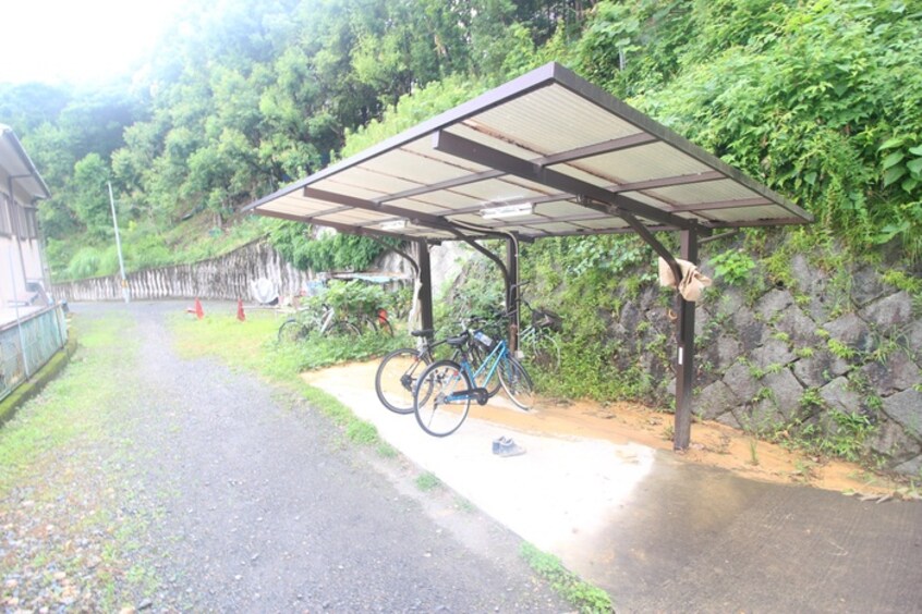 駐輪場 鳴滝グリーンハイツ