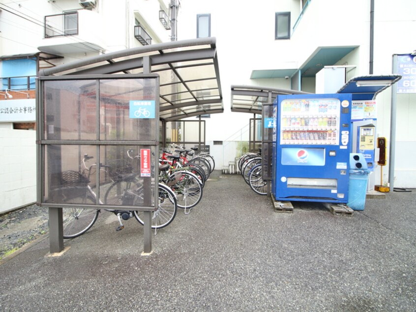 駐輪場 クレストウッド