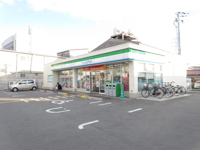 ファミリーマート(コンビニ)まで548m 辻野タウンハイツ