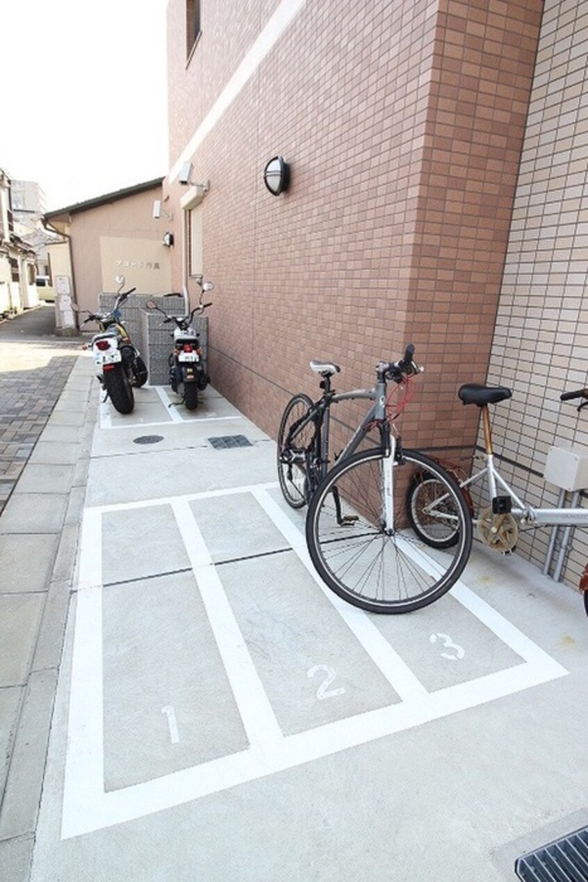 バイク置き場 アコード門真