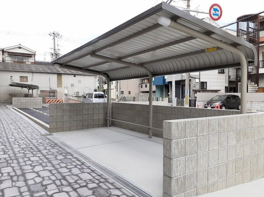 駐輪場 ビラカルロッタ