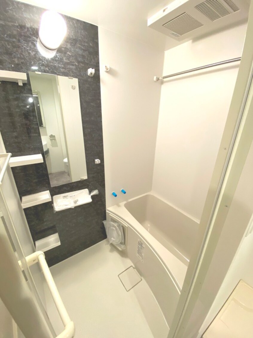 バス／シャワールーム等 セレニテフラン新大阪