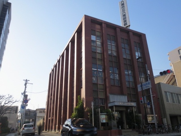 八尾市立図書館(図書館)まで1500m シャルム　コート