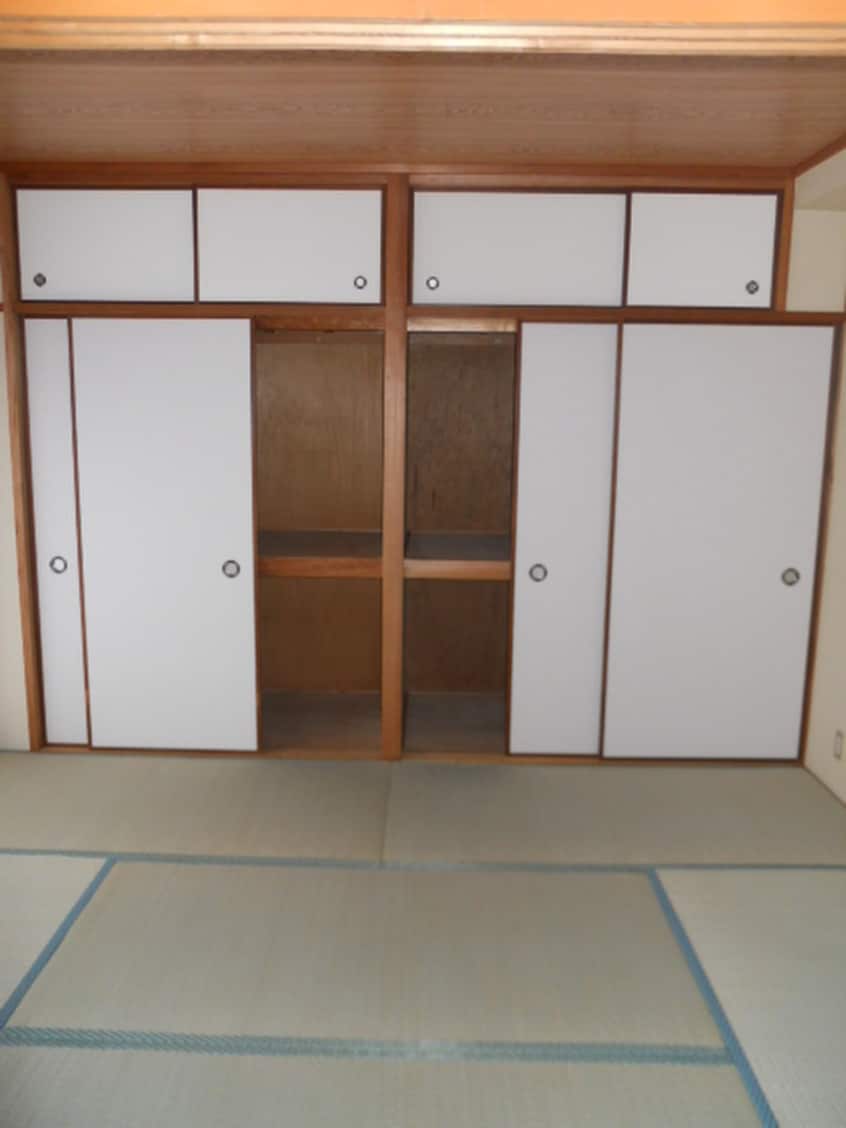 収納 ハイツエフオ－