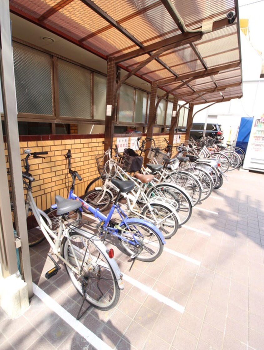 駐輪場 シャイニングスター