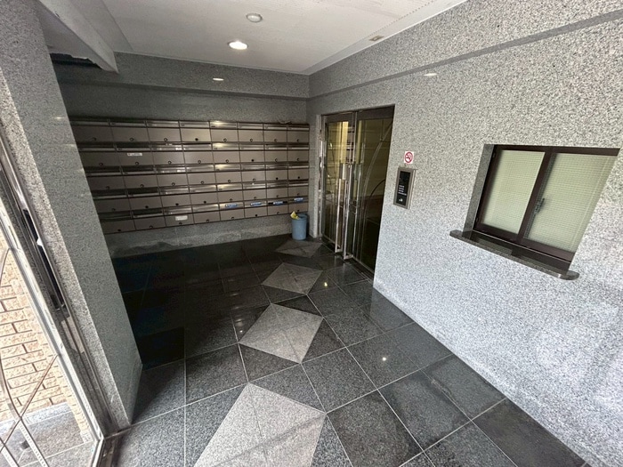 エントランス部分 ＳＴＡＧＥ－ＯＮＥ