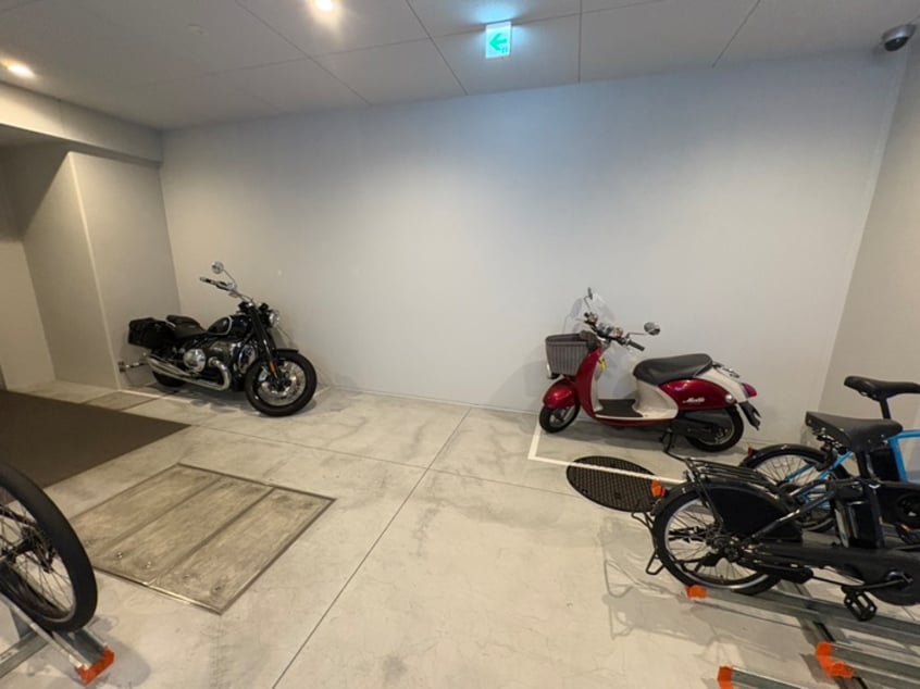 バイク置き場 レ･ジェイド京都四条大宮（902）