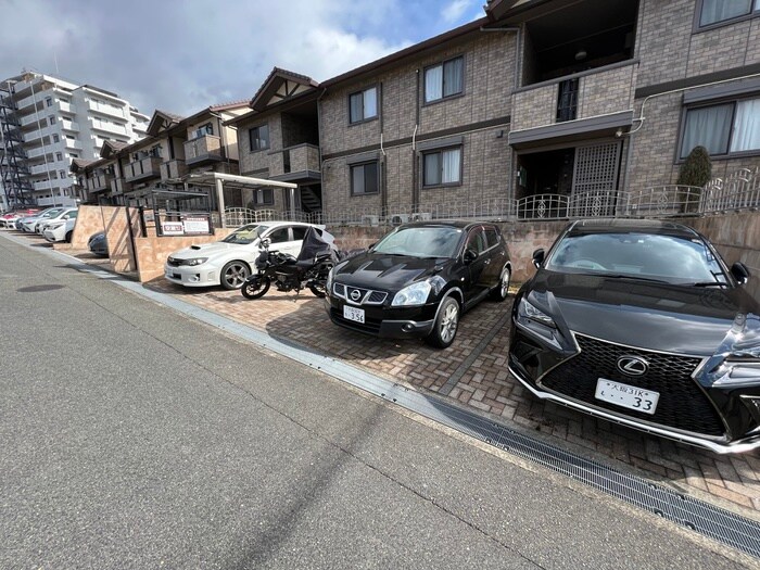 駐車場 エスタシオン阪本