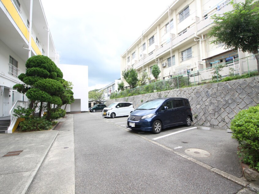 駐車場 鶴甲コ－ポ　27号棟