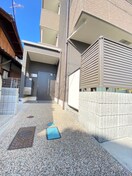 エントランス部分 CRYSTAL花園