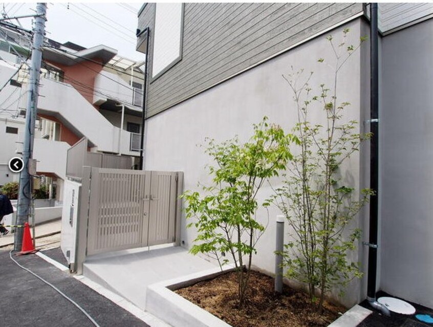エントランス部分 ワコーレヴィアーノ長田大塚町