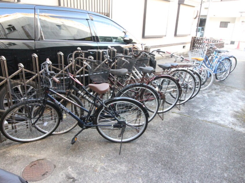 駐輪場 石井ハイツ